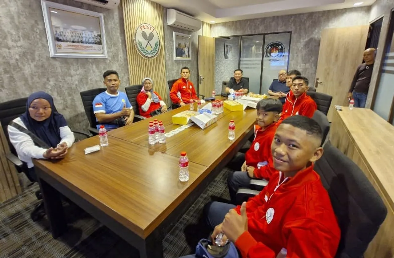 Tim nasional soft tennis Indonesia bersiap menghadapi sebuah kejuaraan bergengsi di Korea Selatan. (Foto: PESTI)