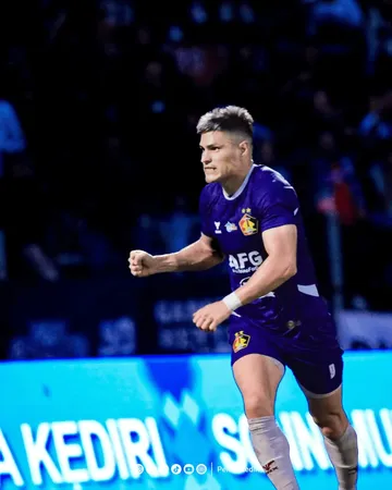 Pemain Persik Kediri, Ramiro Fergonzi. (Foto: Instagram/persikfcofficial)