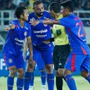 persis vs arema fc.jpg - Arema FC berhasil mencuri tiga poin dari markas Persis Solo/foto: Ofisial Arema FC