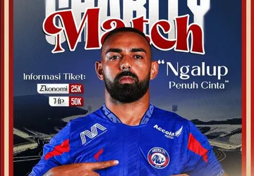 Arema FC menggelar charity match di Stadion Kanjuruhan pada Kamis (8/5/2025)/foto: Ofisial Arema FC