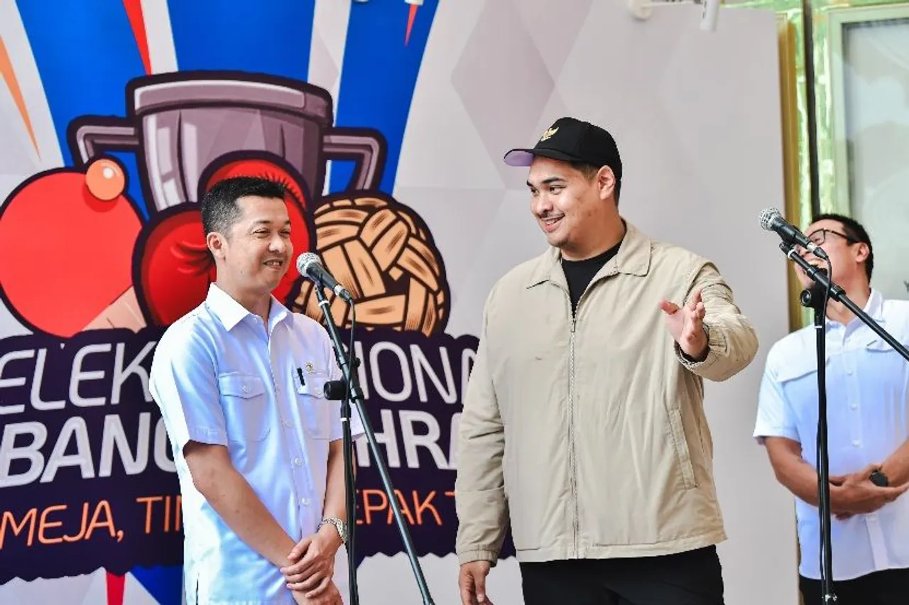Menpora Dito Ariotedjo (tengah) tidak mau faktor nonteknis menghambat para atlet dari cabor tenis meja, sepak takraw, dan tinju. (Foto: Kemenpora)