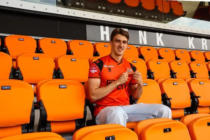 Mauro Zijlstra resmi meneken kontrak profesional dengan FC Volendam (Foto: FC Volendam/fcvolendam.nl)