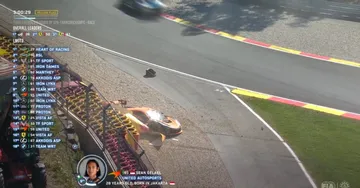 Sean Gelael alami Crash di FIA WEC Spa 2025. (Foto: tangkapan layar x.com/FIAWEC)