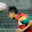 Pemain Persebaya Hujan Deras/X Persebaya.