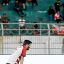 Bek Madura United, Pedro Monteiro - Bek Madura United, Pedro Monteiro, tertunduk lesu usai dikalahkan Borneo FC di pekan ke-32 Liga 1 2024/2025. (Foto: Instagram/maduraunited.fc)