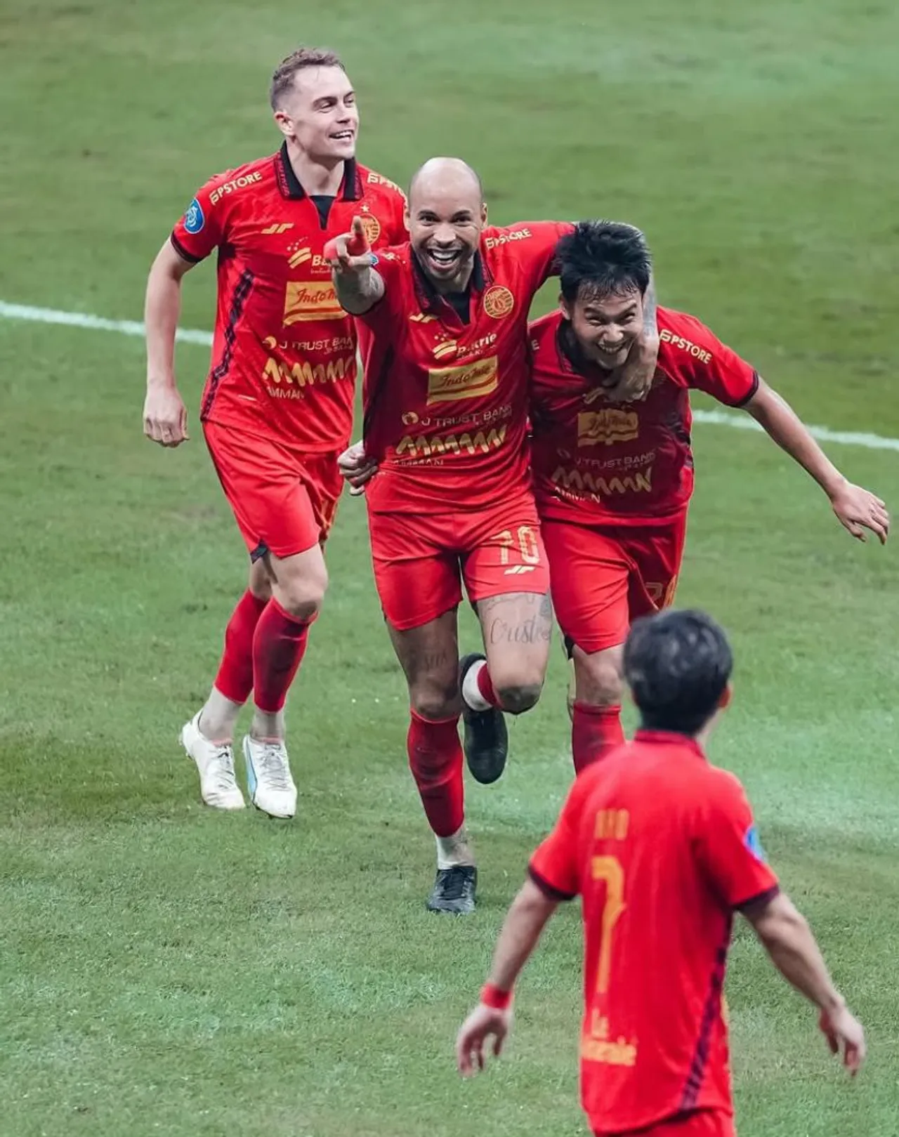 Dari kiri, Maciej Gajos, Gustavo Almeida, dan Witan Sulaeman. (Foto: Persija Jakarta)