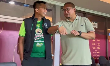 Andre Rosiade dan Azrul Ananda saat laga Persebaya Surabaya vs Semen Padang/foto: IG Andre Rosiade