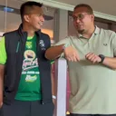 Andre Rosiade dan Azrul Ananda.jpg - Andre Rosiade dan Azrul Ananda saat laga Persebaya Surabaya vs Semen Padang/foto: IG Andre Rosiade