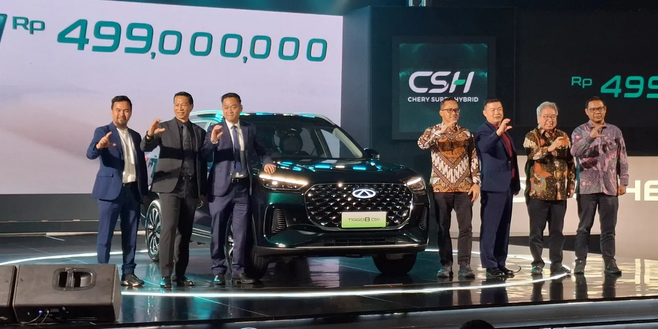 Chery Tiggo 8 CSH Plug-in Hybrid dibanderol dengan harga miring. (Chadie)