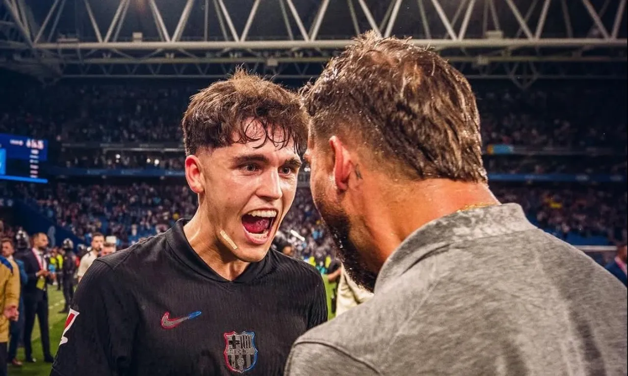 Para pemain Barcelona melakukan selebrasi atas gelar juara Liga Spanyol 2024/2025 yang diraih di markas Espanyol. (Foto: Instagram/fcbarcelona)