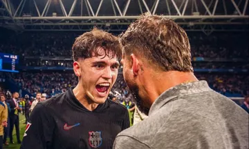 Para pemain Barcelona melakukan selebrasi atas gelar juara Liga Spanyol 2024/2025 yang diraih di markas Espanyol. (Foto: Instagram/fcbarcelona)