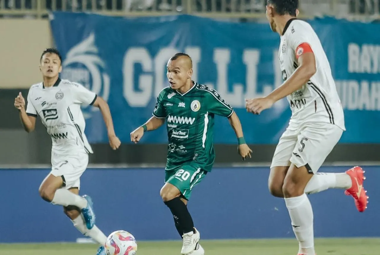 Jalannya pertandingan pekan ke-33 Liga 1 2024/2025 antara PSS Sleman vs Persija Jakarta. (Foto: Instagram/psssleman)