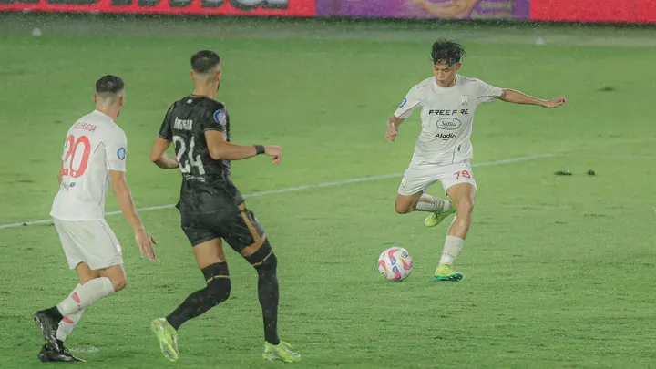 Persis Solo vs Dewa United/X Persis Solo.