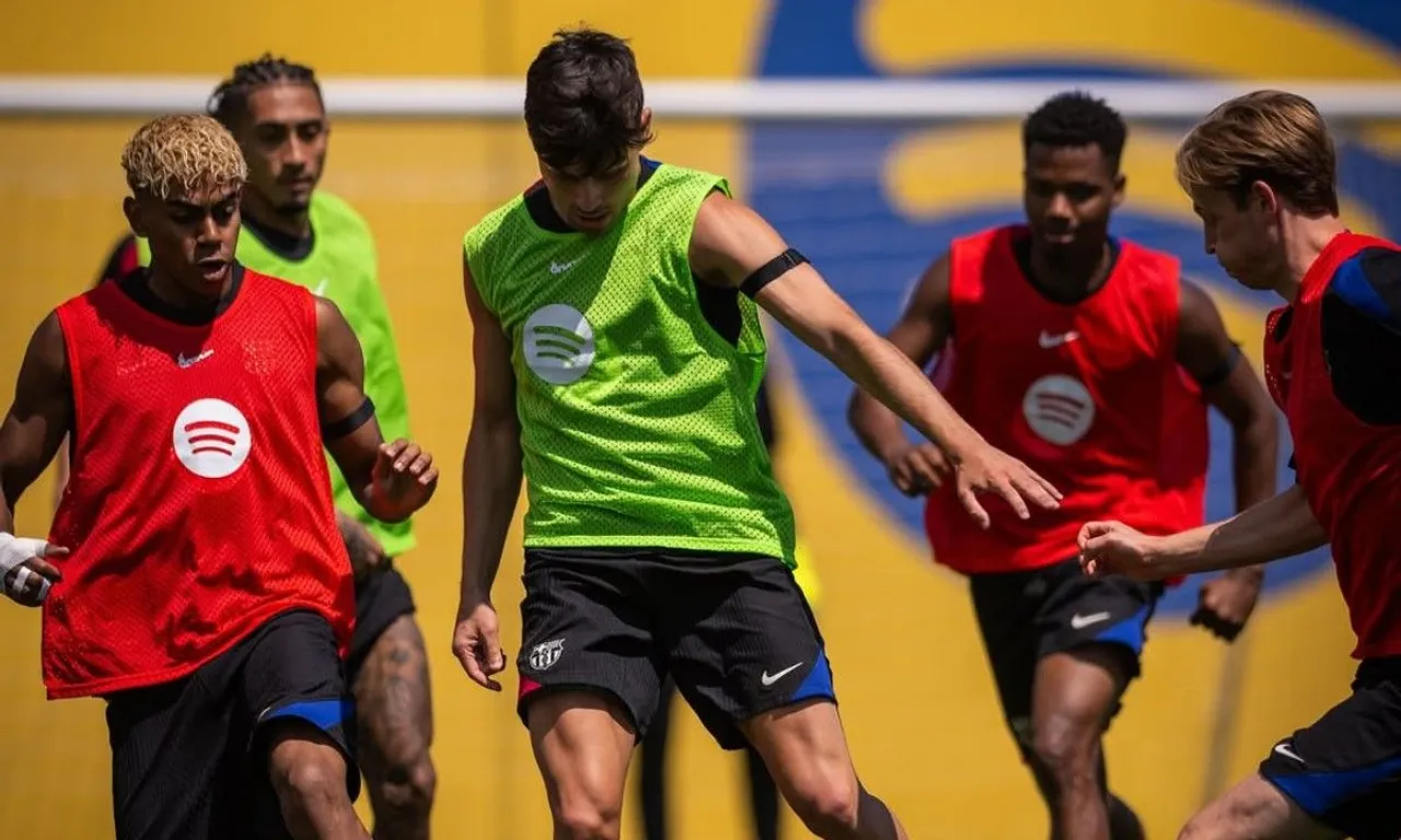 Ansu Fati bersama pemain Barcelona dalam sesi latihan. (Foto: Instagram/fcbarcelona)
