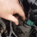 Ilustrasi bleeding mesin diesel. (YouTube)