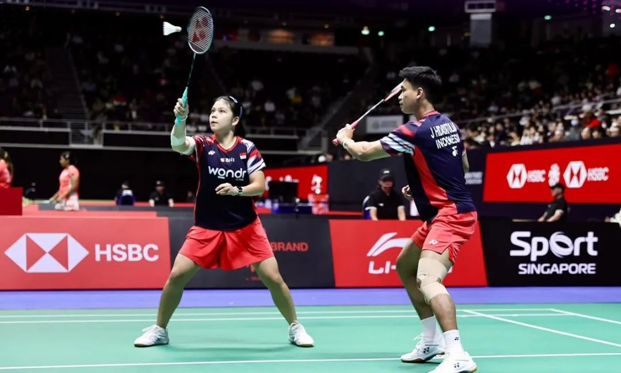 Aksi Jafar/Felisha di babak 16 besar Singapore Open 2025. (Foto: Instagram/pbsi)