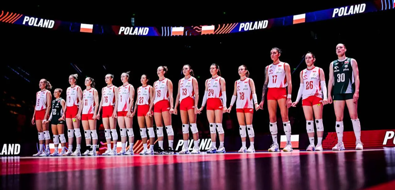 Tim Voli Putri Polandia di VNL 2025 (Sumber: Volleyballworld.com)