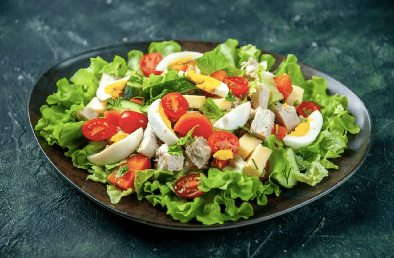 Ilustrasi salad (freepik.com)