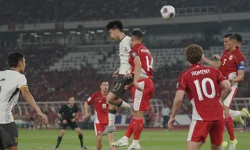 Aksi Ole Romeny dan Jay Idzes di laga Timnas Indonesia vs China. (Foto: Sportcorner/HadiFebriansyah)