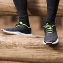 Ilustrasi sepatu olahraga (freepik.com)
