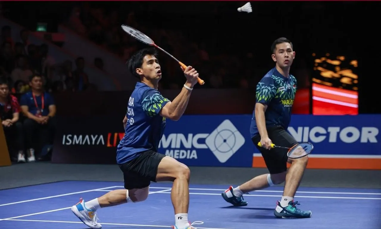 Aksi Sabar/Reza di semifinal Indonesia Open 2025. (Foto: Instagram/pbsi)