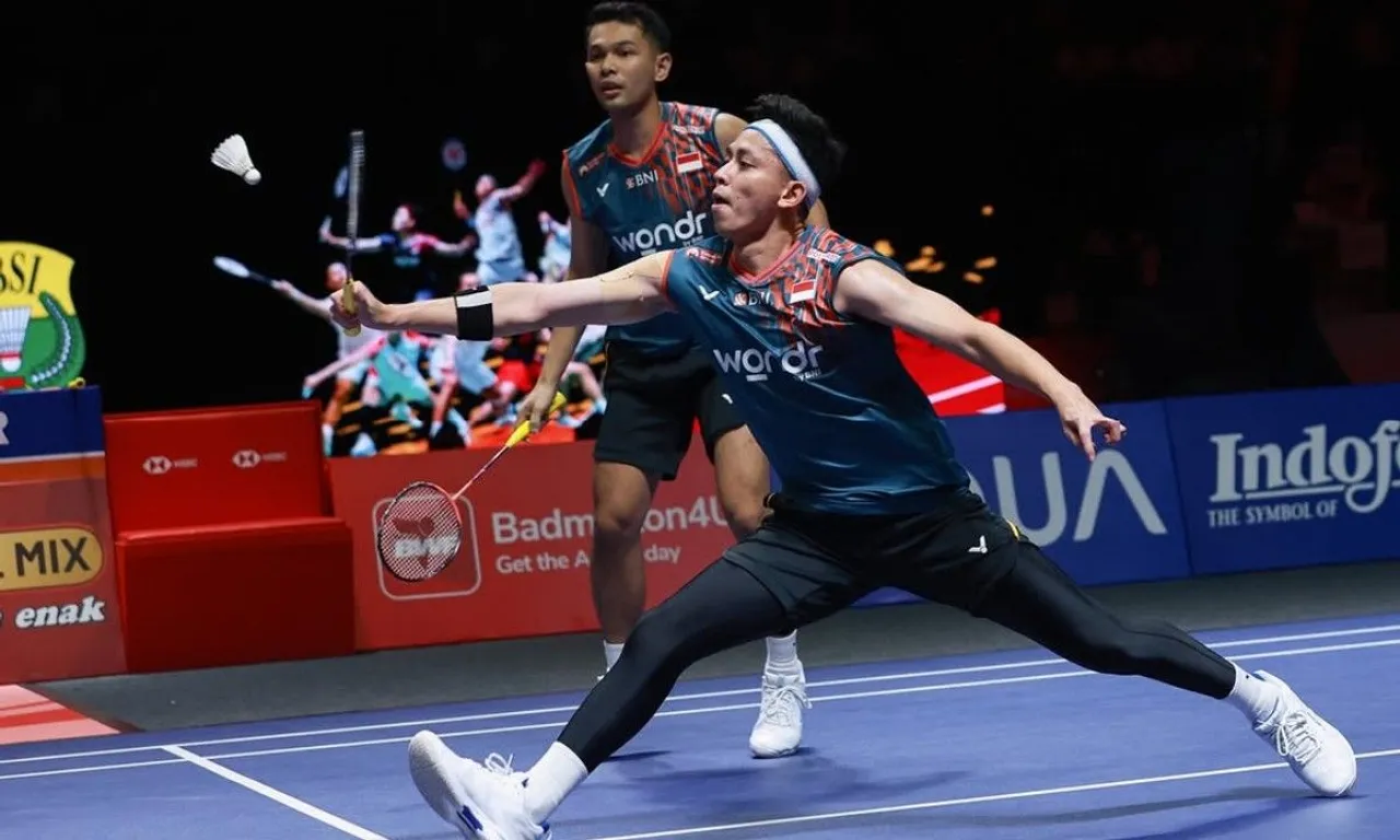 Aksi Fajar/Rian di babak semifinal Indonesia Open 2025. (Foto: Instagram/pbsi)