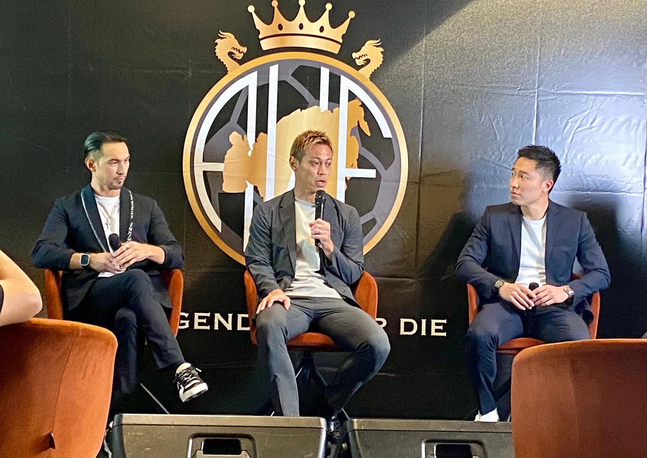 Keisuke Honda saat konfrensi pers bersama Arthur Irawan