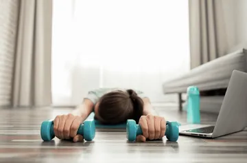 Ilustrasi overtraining (freepik.com)