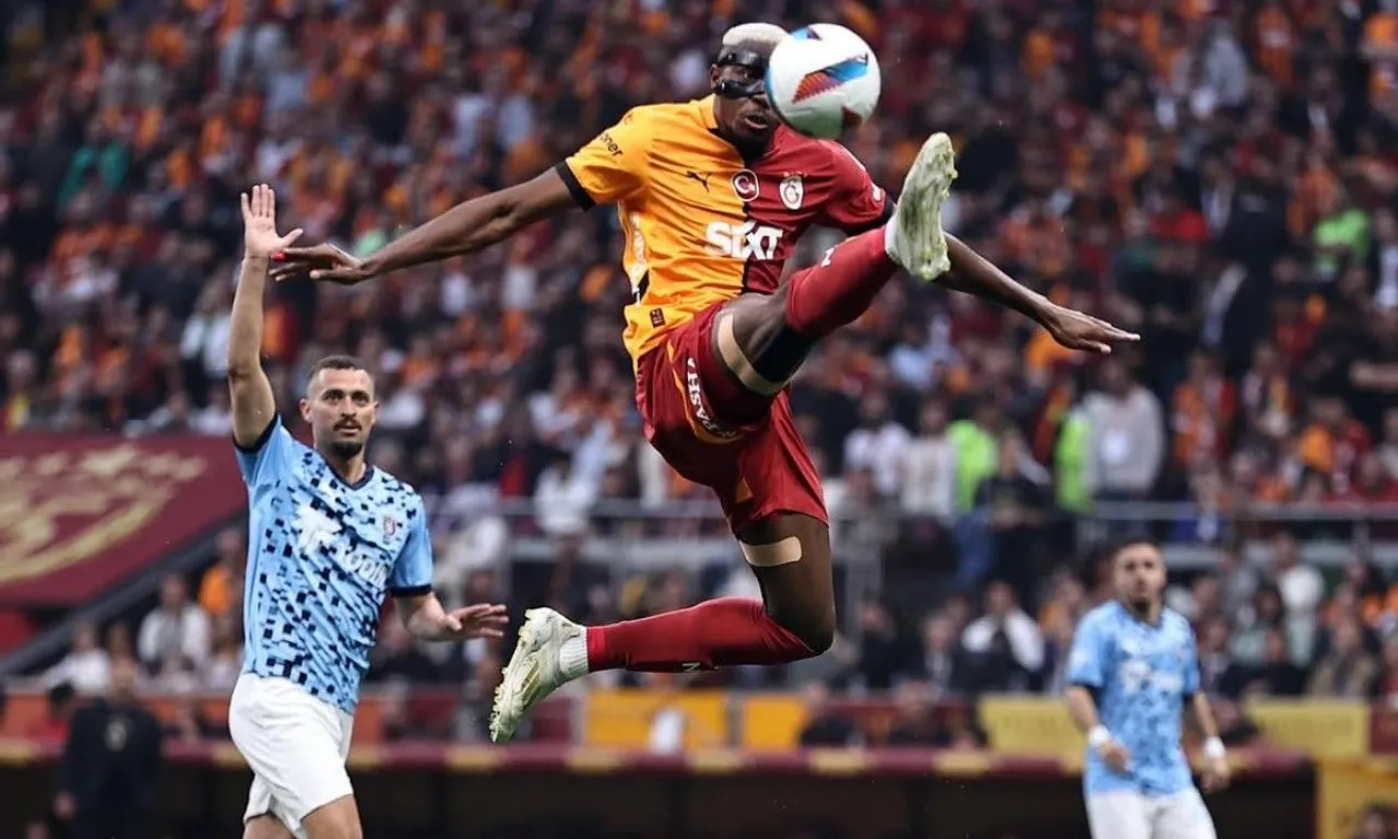 Bomber Napoli yang sempat dipinjamkan ke Galatsaray, Victor Osimhen. (Foto: Instagram/galatasaray)