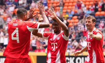 Pemain Bayern Munchen merayakan gol yang dicetak ke gawang Auckland City. (foto: Instagram/fcbayern)