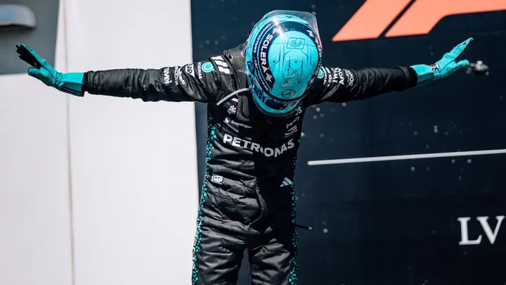 Pembalap Mercedes F1 George Russel/ X F1