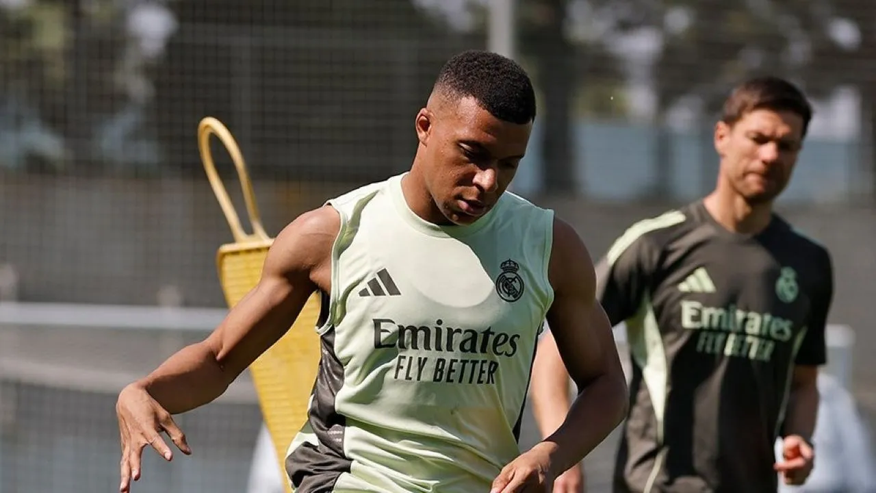 Kylian Mbappe dan Xabi Alonso/X Real Madrid.