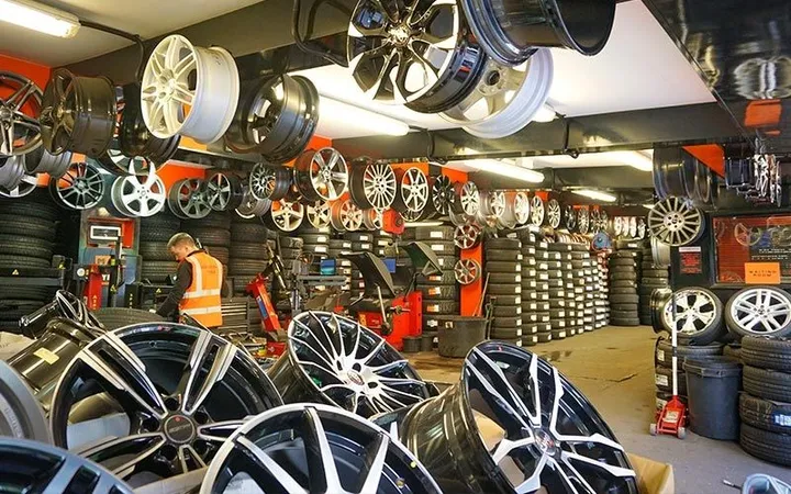 Ilustrasi pelek mobil bekas. (Madhouse Tyres)