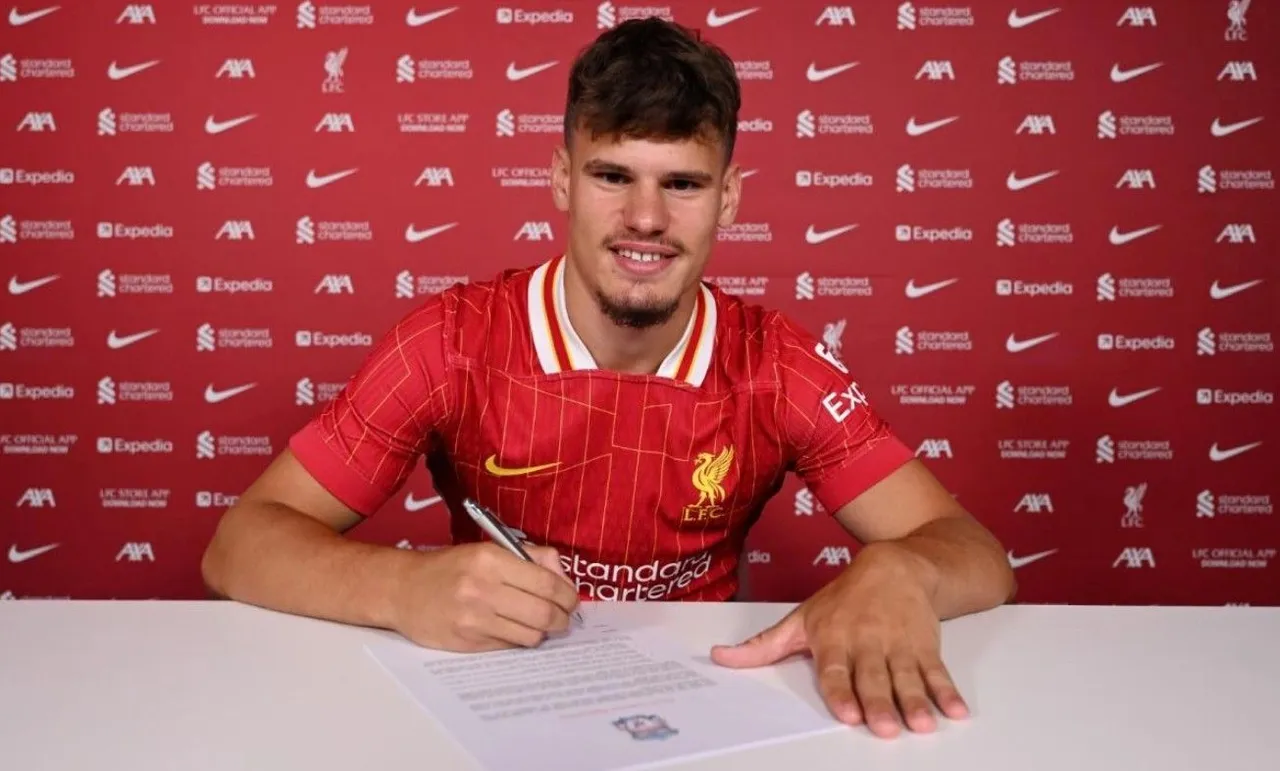 Milos Kerkez resmi bergabung dengan Liverpool/foto: Ofisial Liverpool