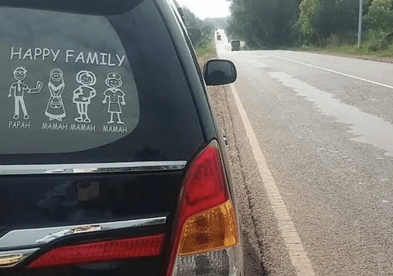 Ilustrasi stiker happy family di mobil (instagram.com/otorecheck/)