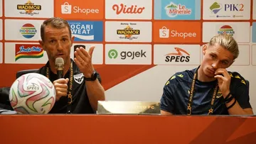Pelatih Oxford United, Gary Rowett dan Przemysław Płacheta  di Piala Presiden/SportCorner Muhammad Dicky.