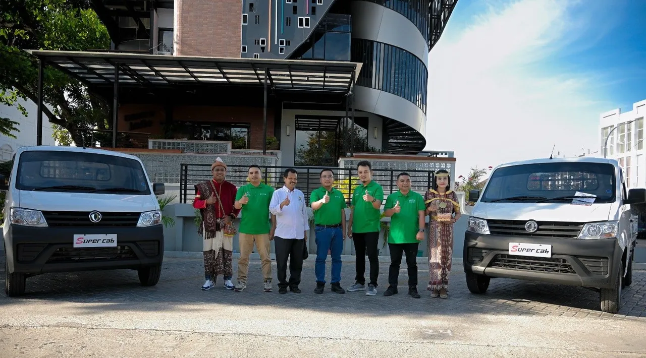 DFSK Super Cab siap dukung UMKM di Kupang. (DFSK)