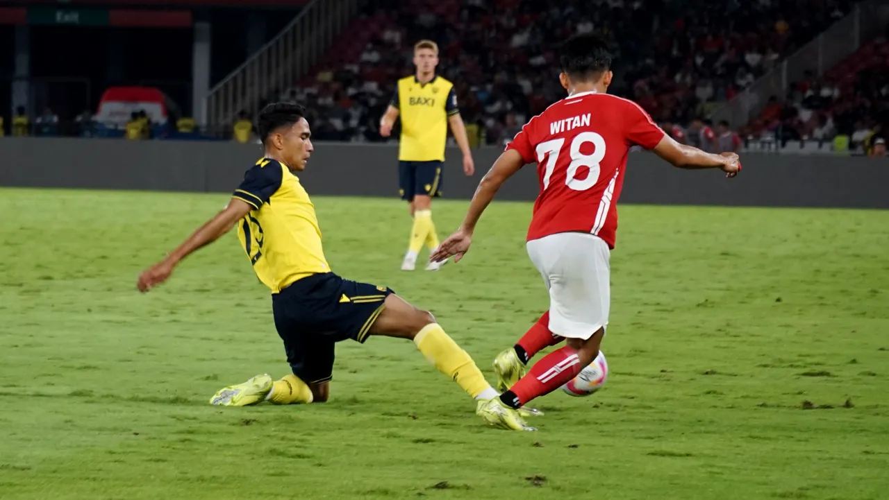Marselino Ferdinan saat bermain bersama Oxford United di Piala Presiden 2025/ Hadi Febriansyah