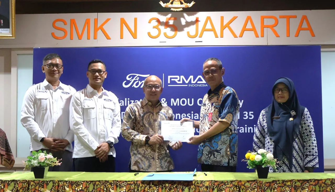Penandatanganan kerja sama Ford Class antara RMA Indonesia dan SMKN 35 Jakarta. (RMA Indonesia)