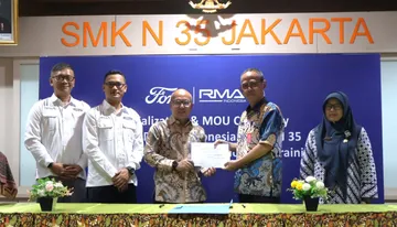 Penandatanganan kerja sama Ford Class antara RMA Indonesia dan SMKN 35 Jakarta. (RMA Indonesia)