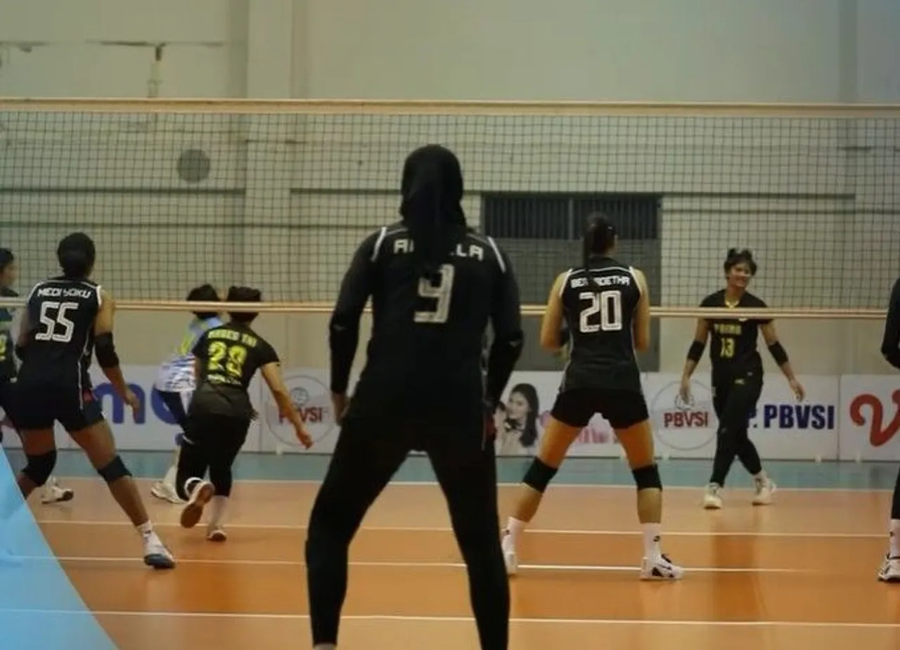 Timnas Voli Putri Indonesia menang telak atas Mabes TNI di Moji Volley Cup 2025/foto: IG Moji Sport