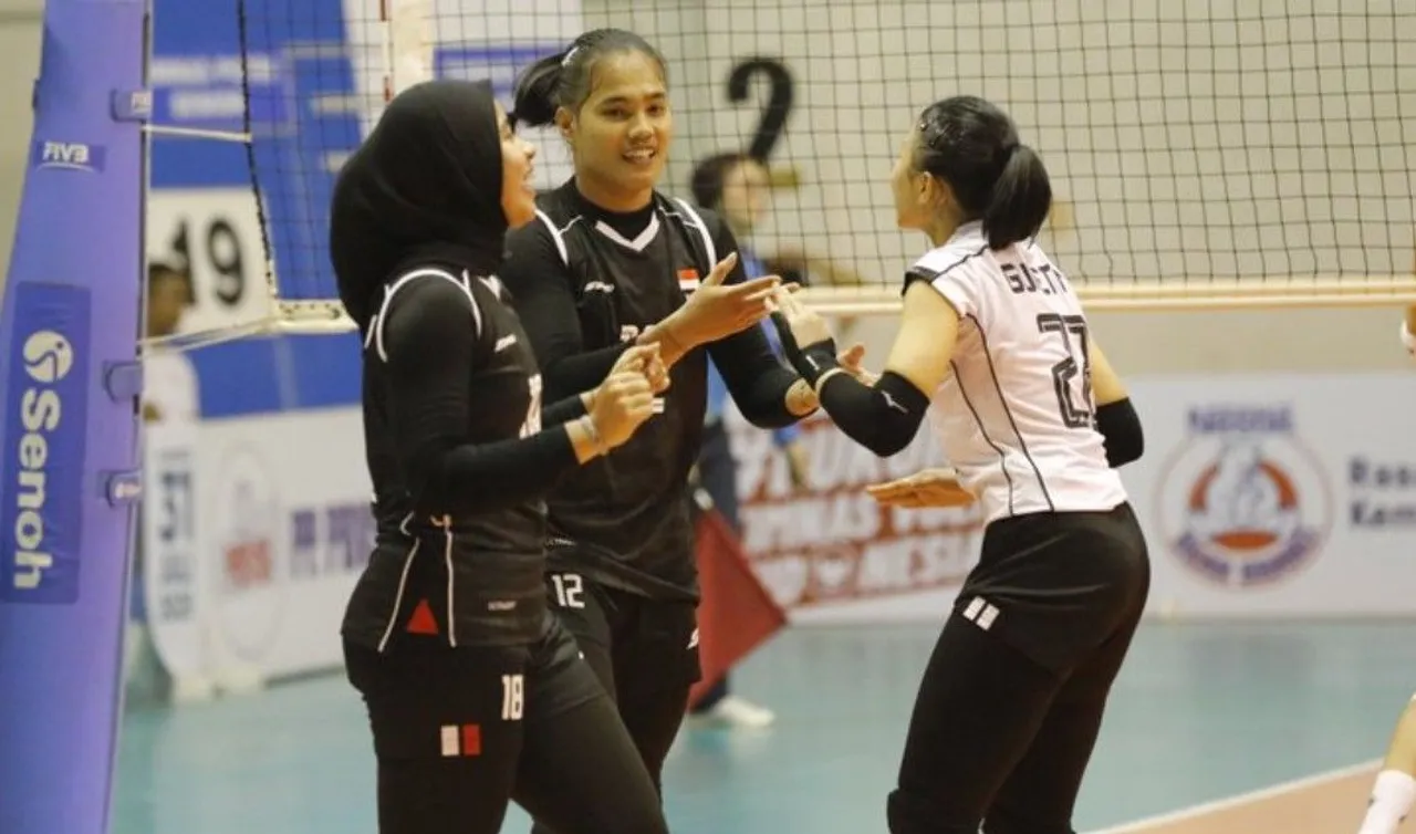 Timnas Voli Putri Indonesia U-21 vs Timnas Voli Putri Indonesia Senior di Moji Volley Cup 2025/foto: Moji