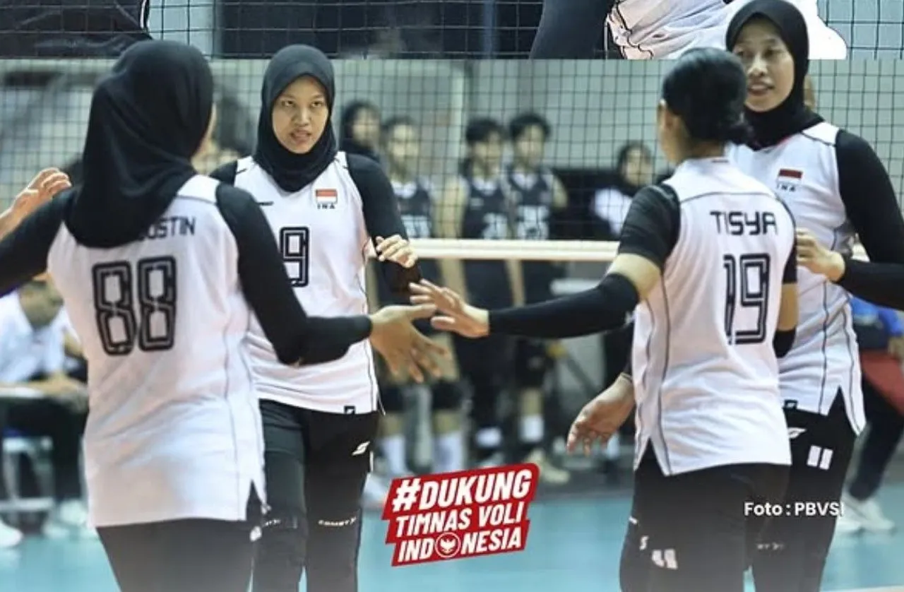 Timnas Voli Putri Indonesia senior vs Timnas Voli Putri U-21 di Moji Volley Cup 2025/foto: PBVSI
