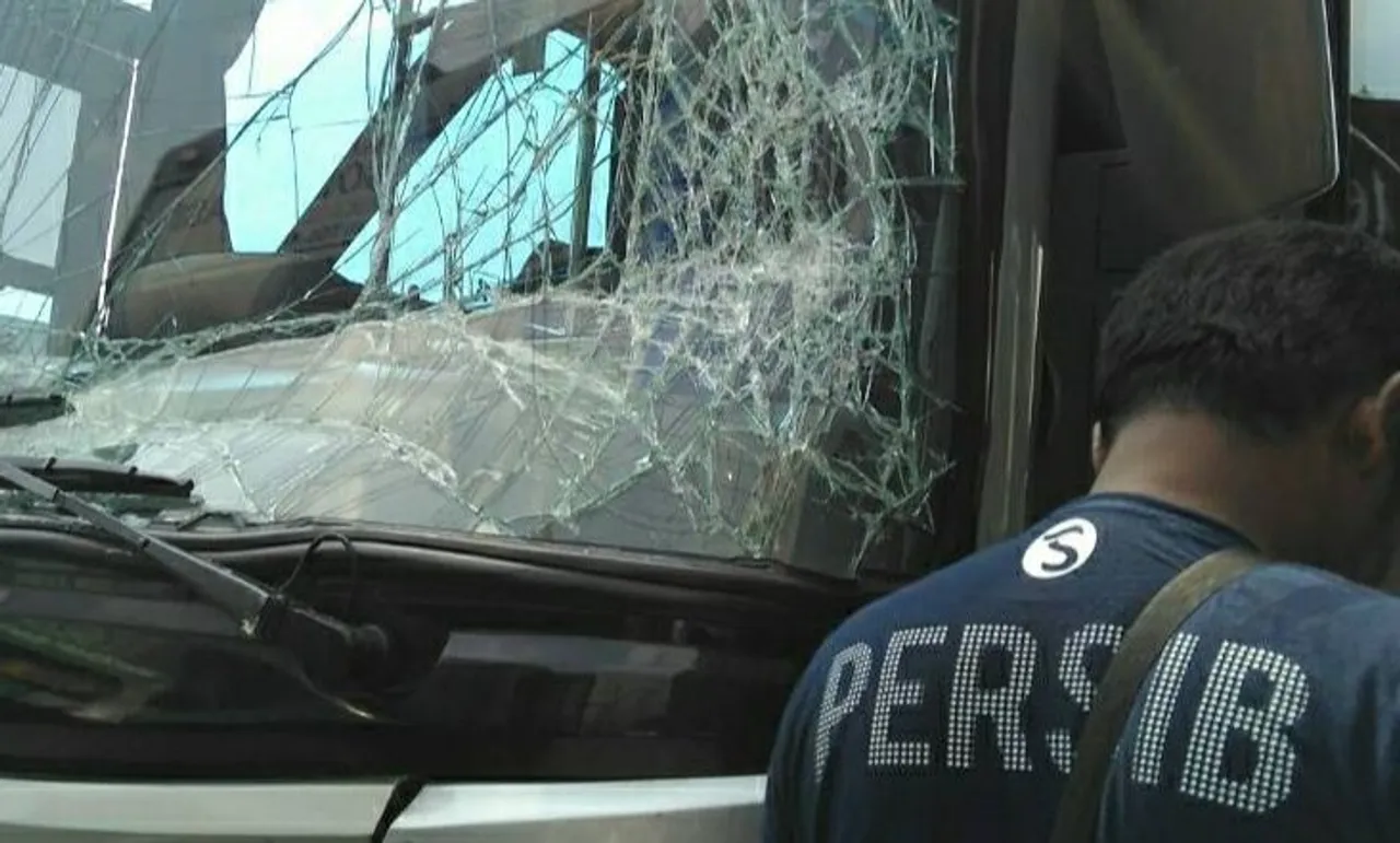 Bus Persib Kecelakaan / X @demuchlast