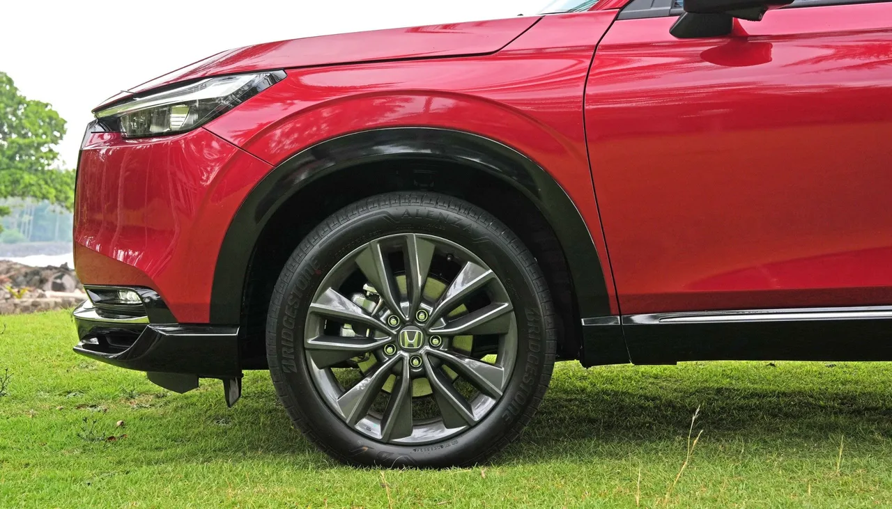Bridgestone Alenza H/L 33 cocok digunakan untuk New Honda HR-V. (Bridgestone Indonesia)