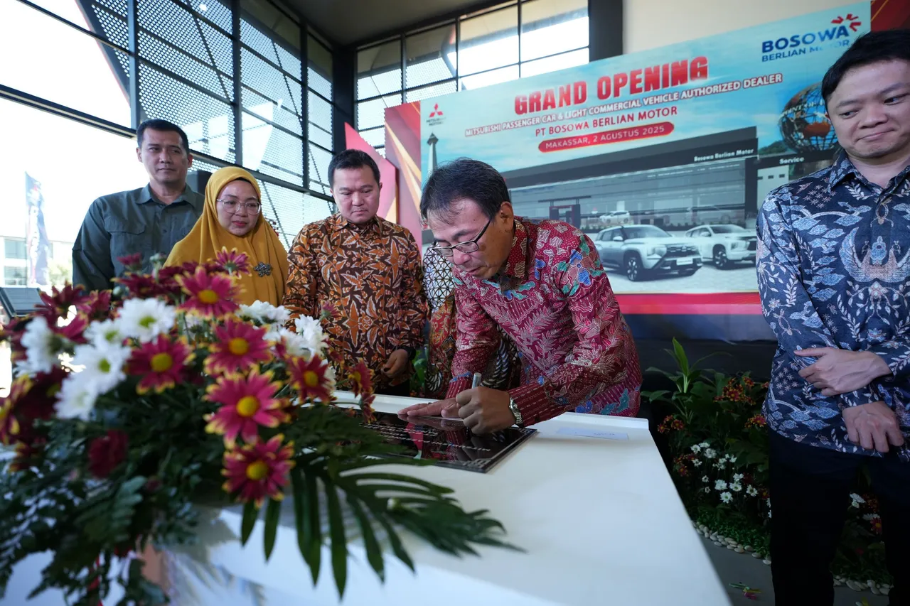 Peresmian diler Mitsubishi Motors Bosowa Berlian Motor Tanjung Bunga, Makassar. (MMKSI)