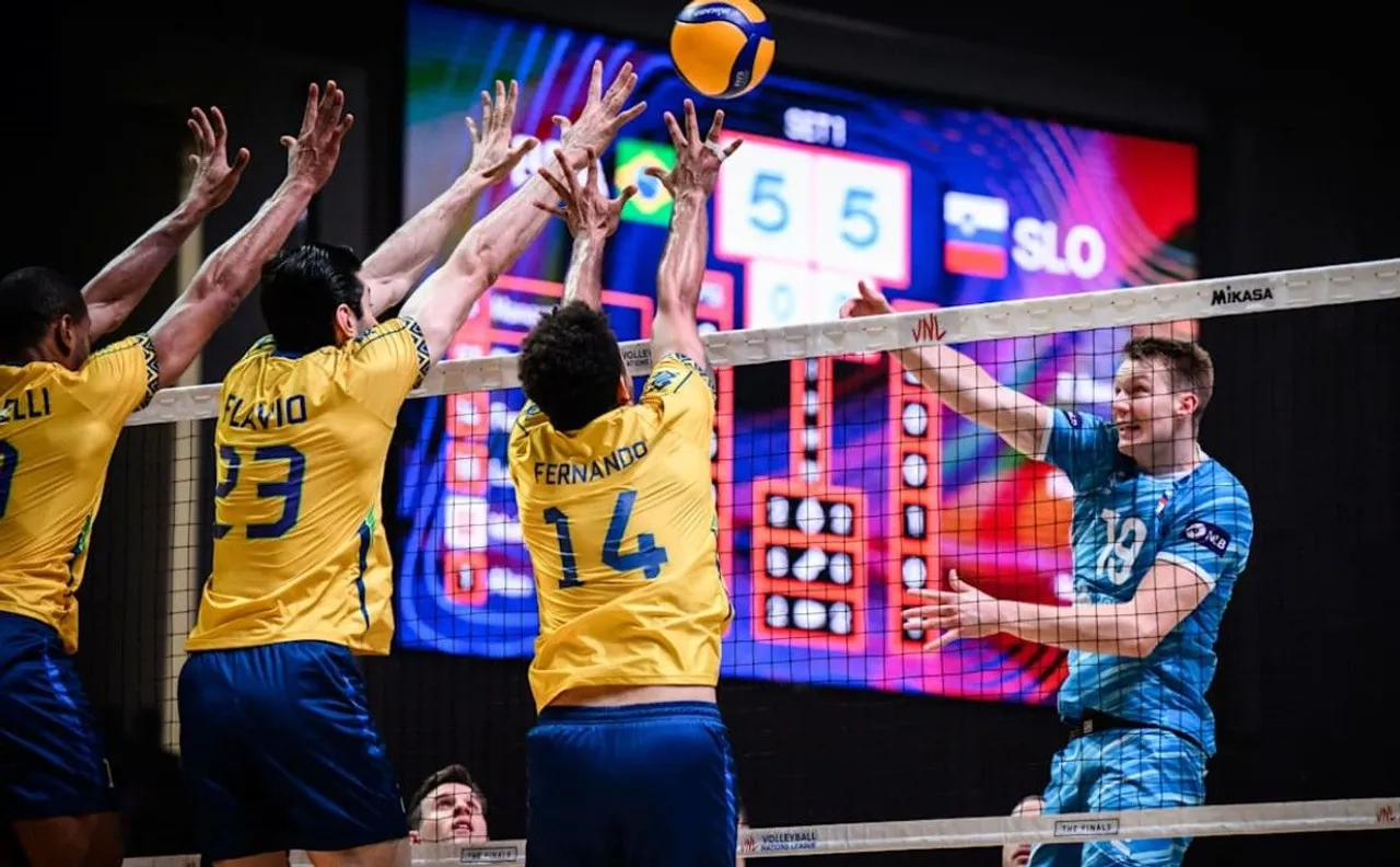 Brasil rebut peringkat tiga VNL 2025 putra usai kalahkan Slovenia dengan skor 3-1/foto: Volleyball World