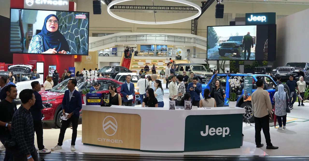 Booth Citroen dan Jeep raih penghargaan terbaik di kategori booth kendaraan penumpang ukuran luas 750-1.100 meter persegi. (IND)