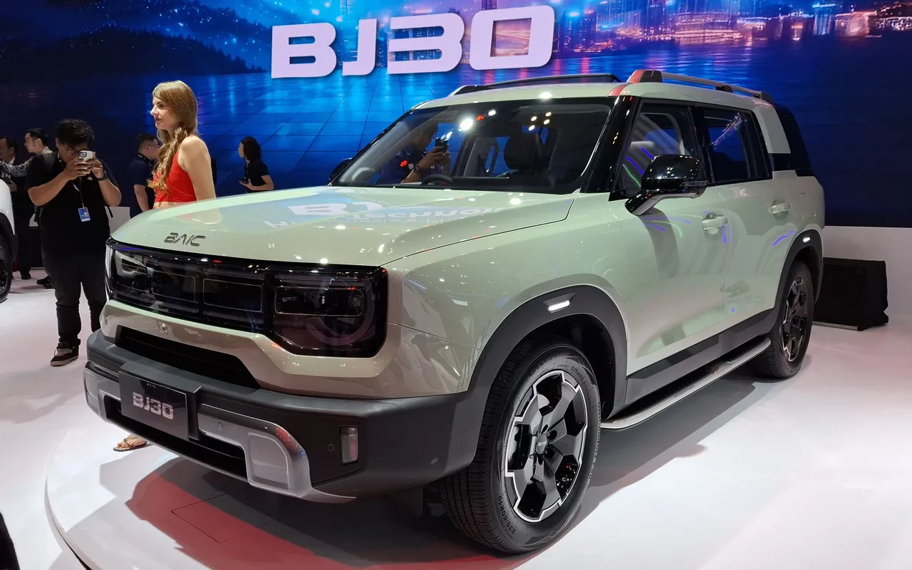 SUV BJ30 Hybrid langsung merajai penjualan BAIC di GIIAS 2025. (Chadie)