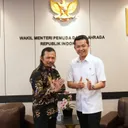 cecep arif rahman dan taufik hidayat.jpg - Cecep Arif Rahman dan Wamenpora RI, Taufik Hidayat, saat bertemu di Kantor Kemenpora RI/foto: Kemenpora